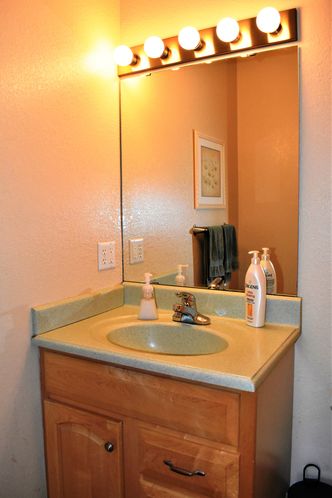 Bed & Biscuit: 153 Fence Ln, Crossville, TN 38571
